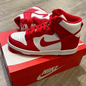 Nike Dunk High Kids Size 5 - Red/White